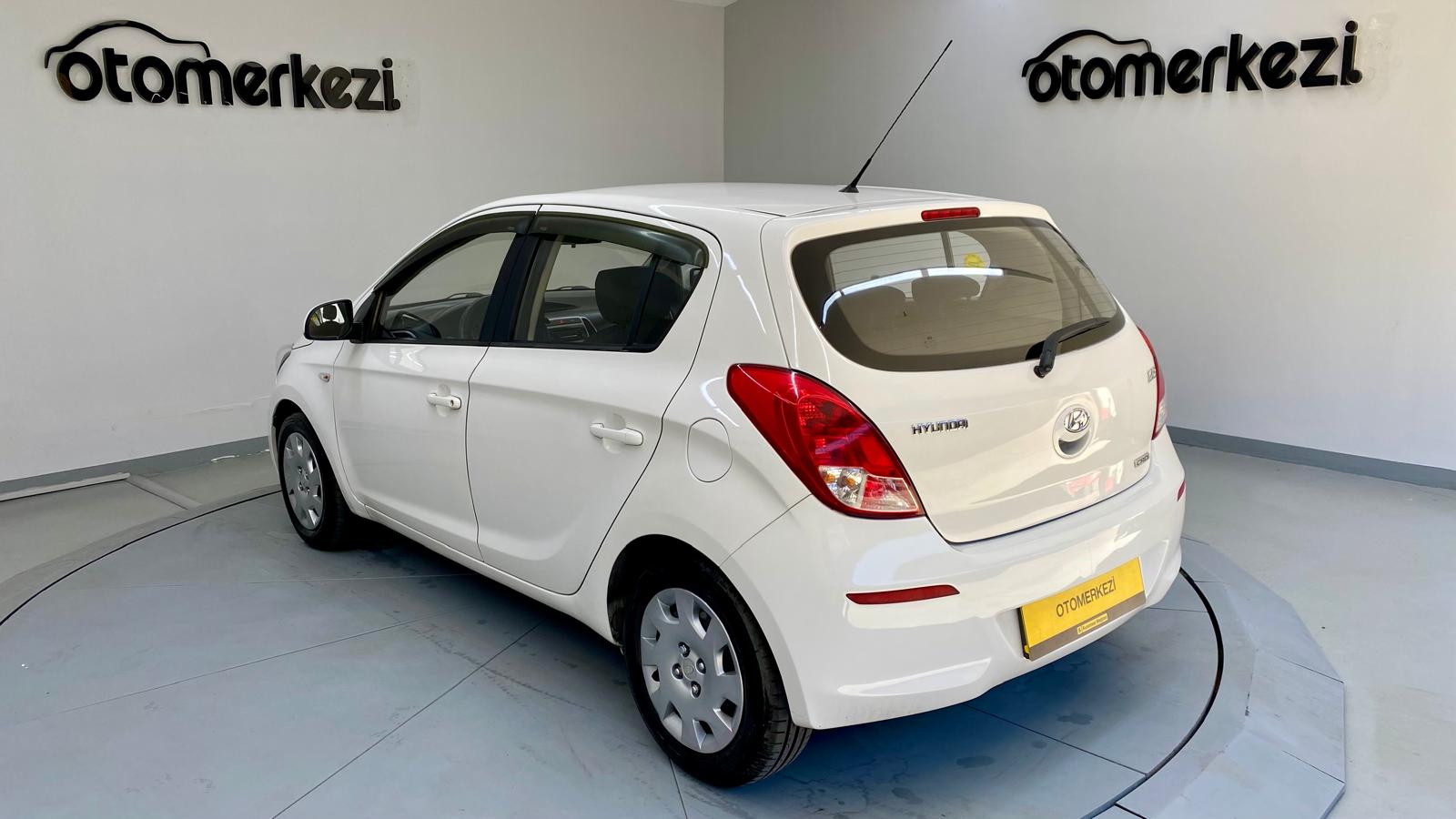 HYUNDAI i20 6